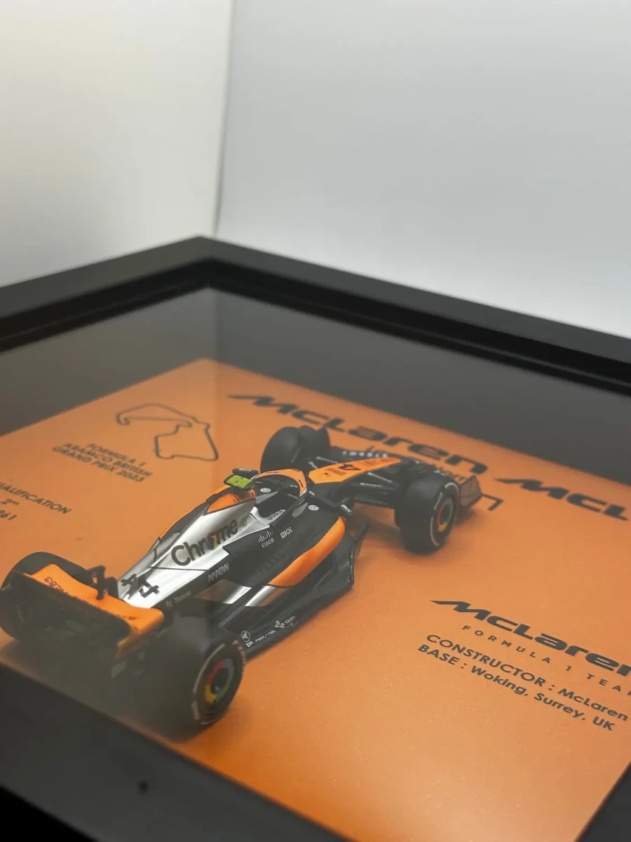 Lando Norris McLaren MCL60 - Livrée Silverstone