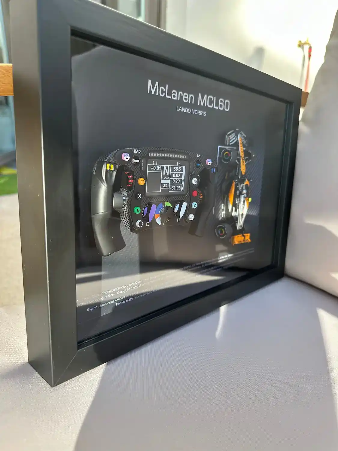 McLaren MCL60 - Volant & Monoplace de Lando Norris - Édition Limitée 3 McLaren MCL60 - Volant & Monoplace de Lando Norris - Édition Limitée – Image 3